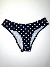 Carregar imagem no visualizador da galeria, Atrevido retrô - Biquíni e cueca