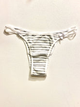 Laden Sie das Bild in den Galerie-Viewer, Candy stripes- Cotton undies (click to see other colours)